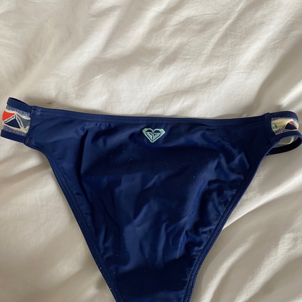 roxy bikini bottom - Picture 2 of 2